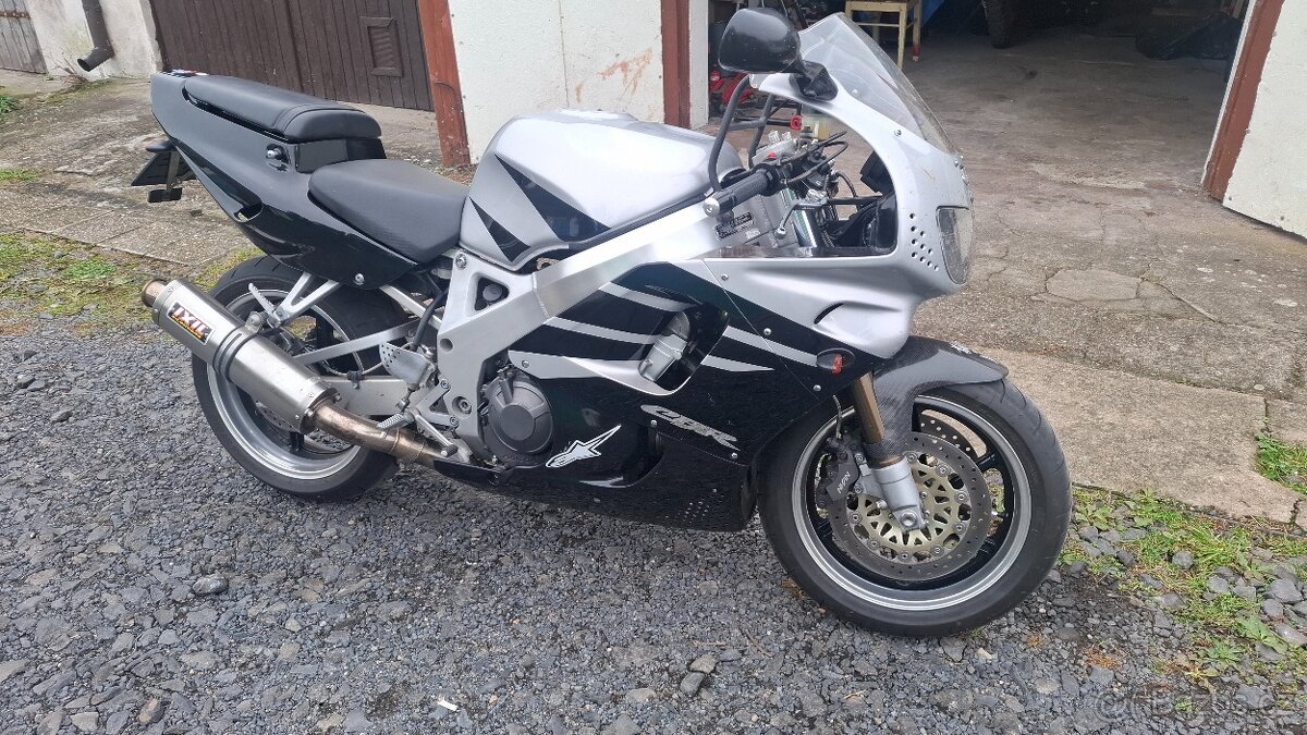 Honda CBR 900 RR - 2