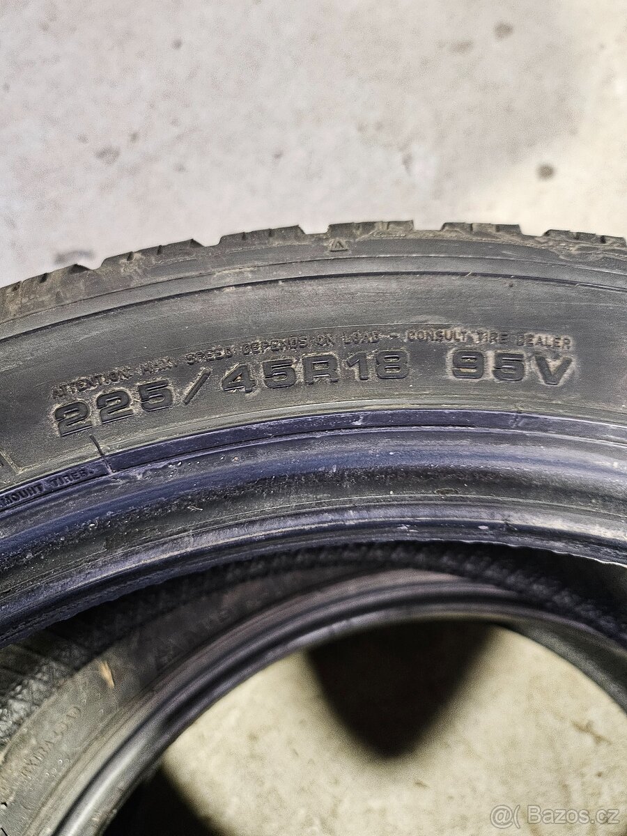Zimní pneu Dunlop 225/45 R18 - 2