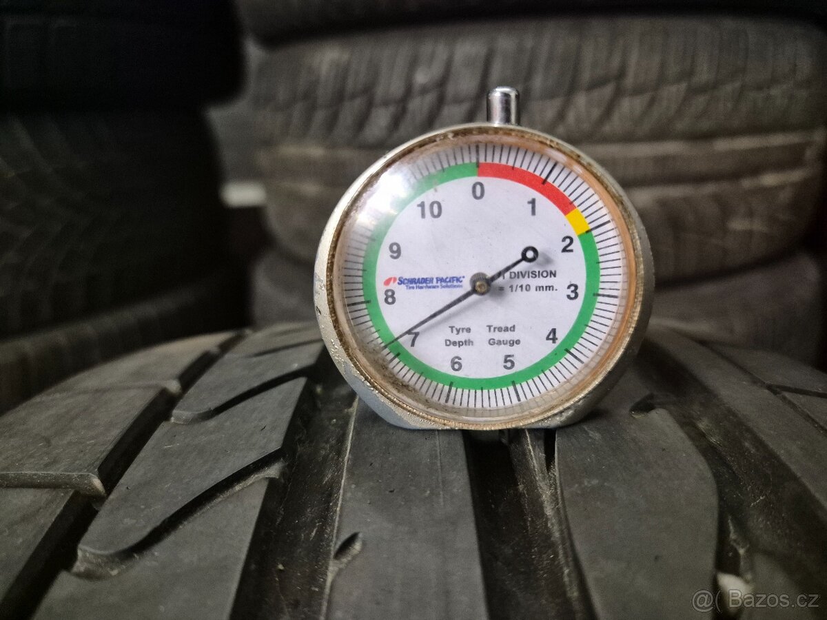 215/40 R17 BRIDGESTONE (7mm) č.16093/b4 - 2