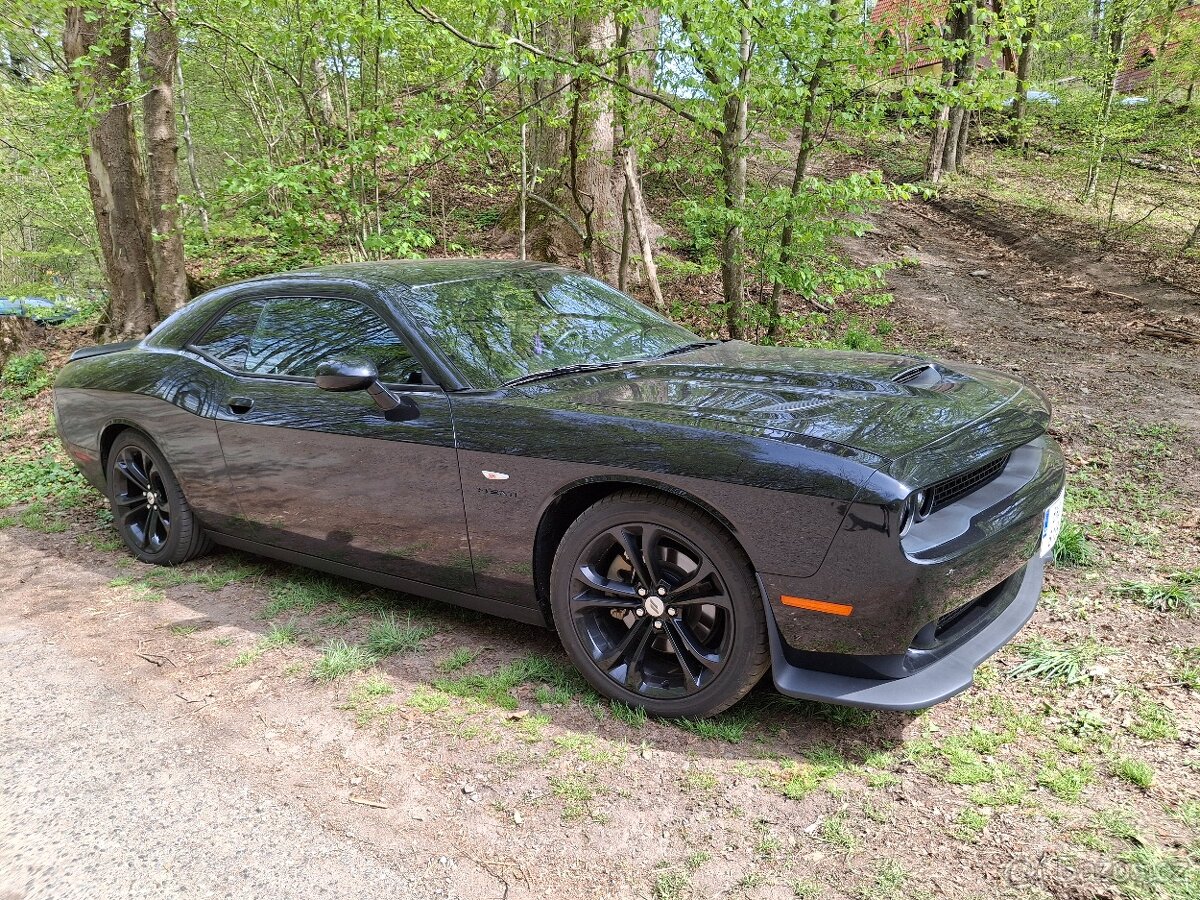 Dodge Challenger - 2