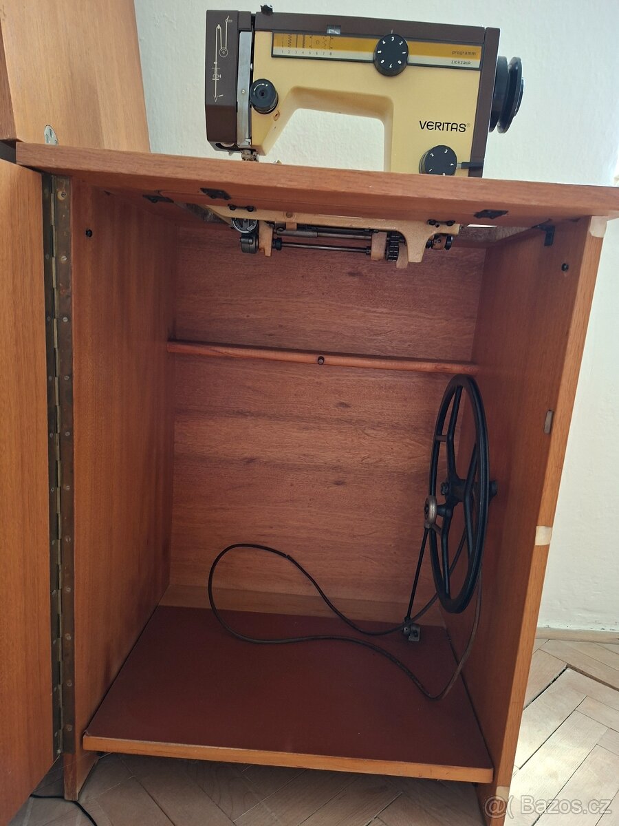 Daruji šicí stroj za odvoz - 2