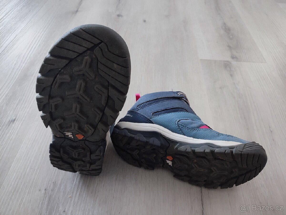 Dívčí turistická obuv Quechua, vel. 34 - 2