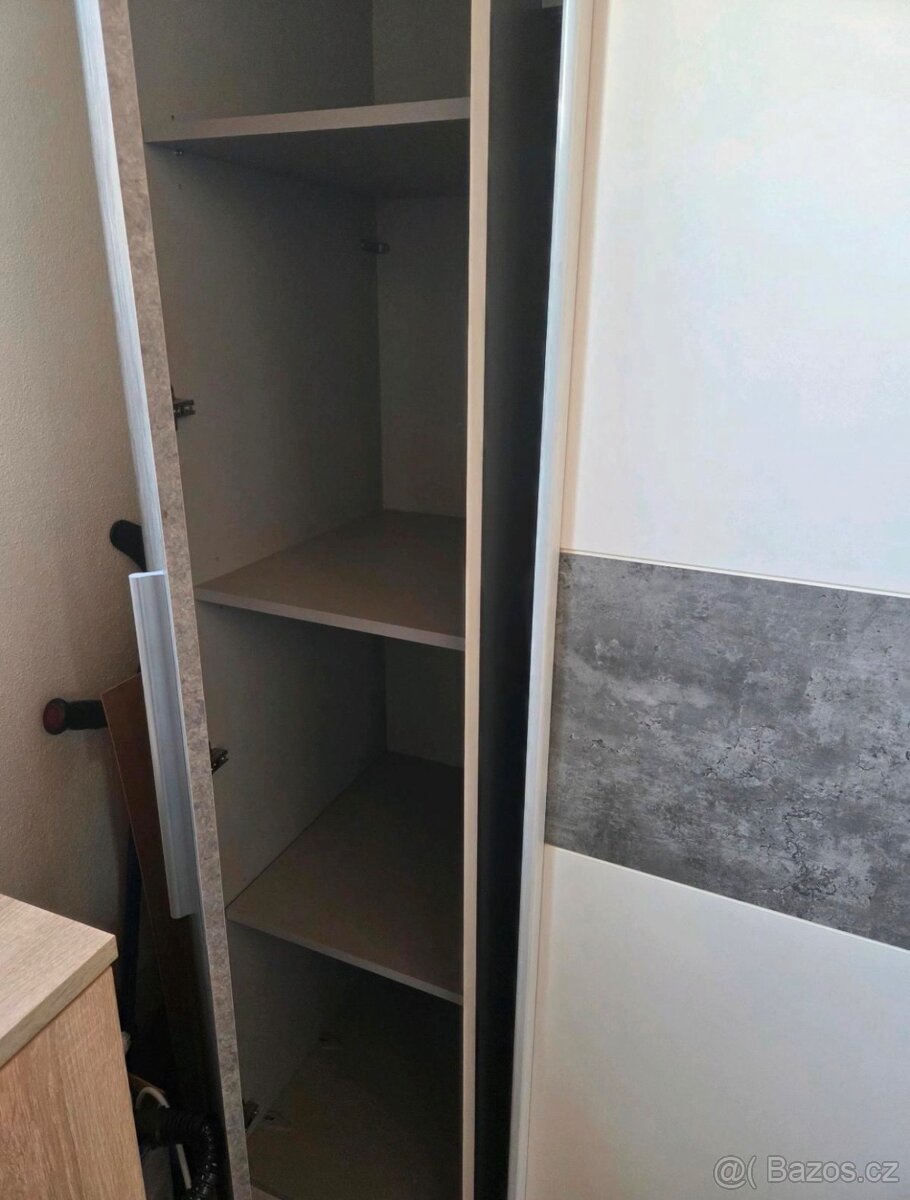 Šatny skříň - 2