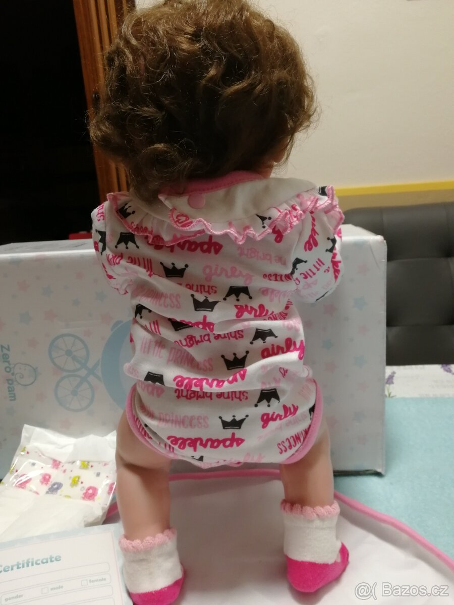 Panenka reborn a skútr - 2