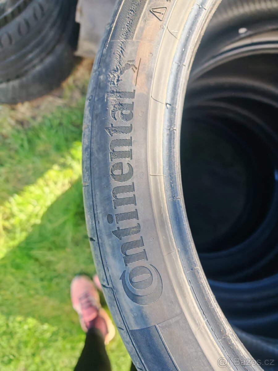 255/35R20 continental - 2