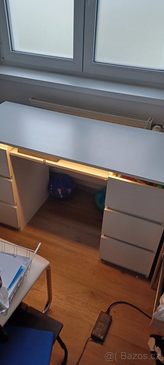 Psací stůl - 2
