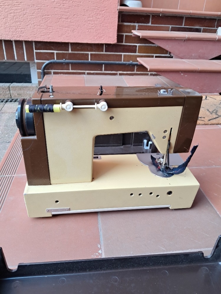 šicí stroj Veritas - 2