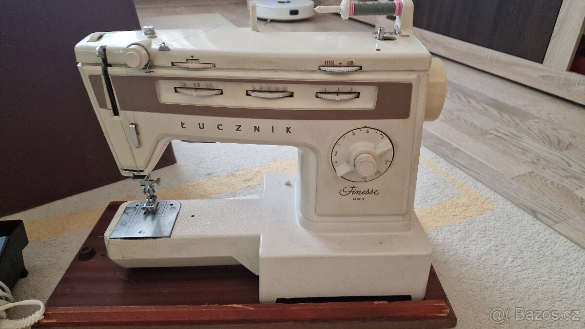 Prodám šicí stroj - 2