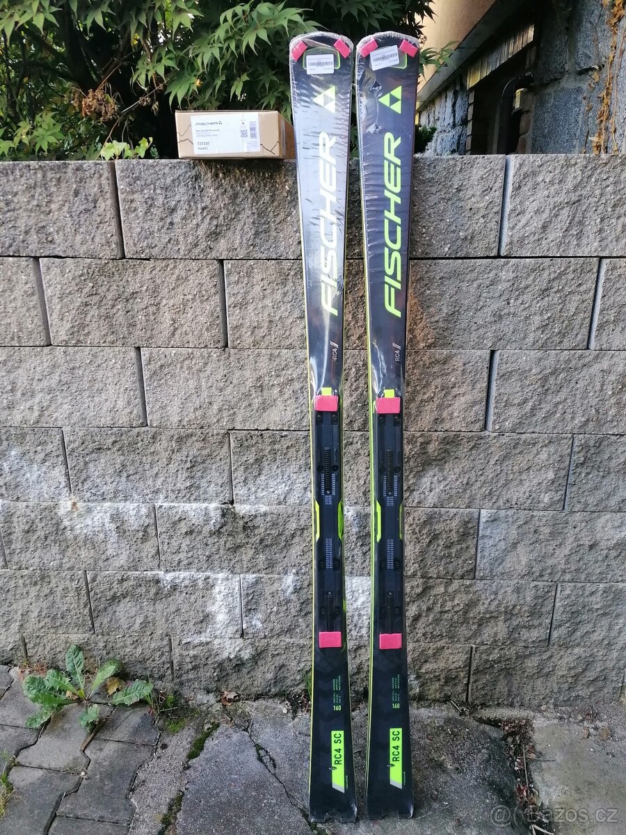 FISCHER RC4 World Cup SC 160cm r-12,5. Model 2024/2025 - 2