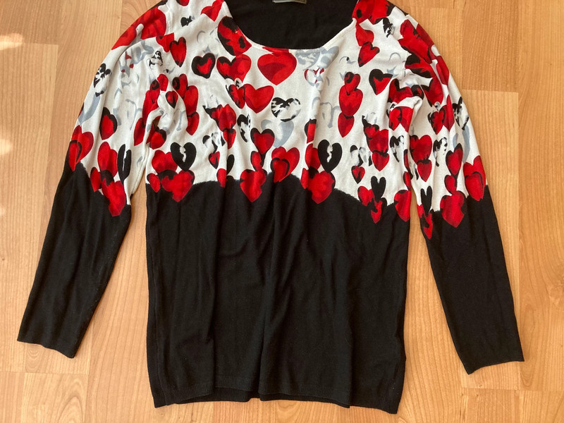 Nový srdíčkový svetr (vel. 44/46), PC 550 Kč - 2