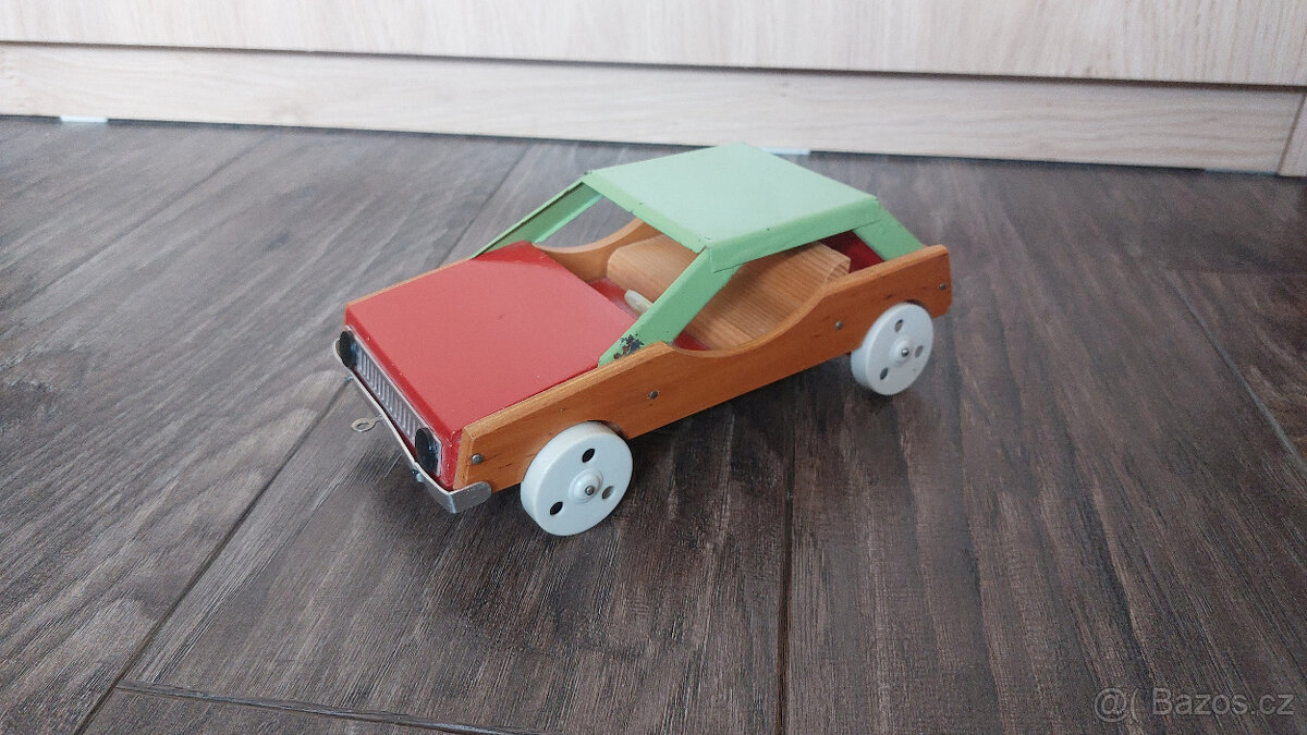 Retro drevené autíčko - 2