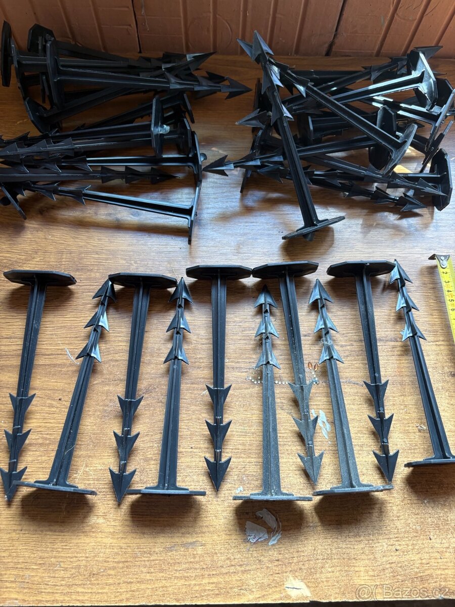 Plastové kotvy na folie - 2