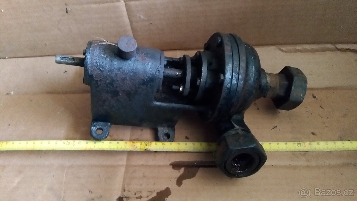 stará vodní pumpa - 2
