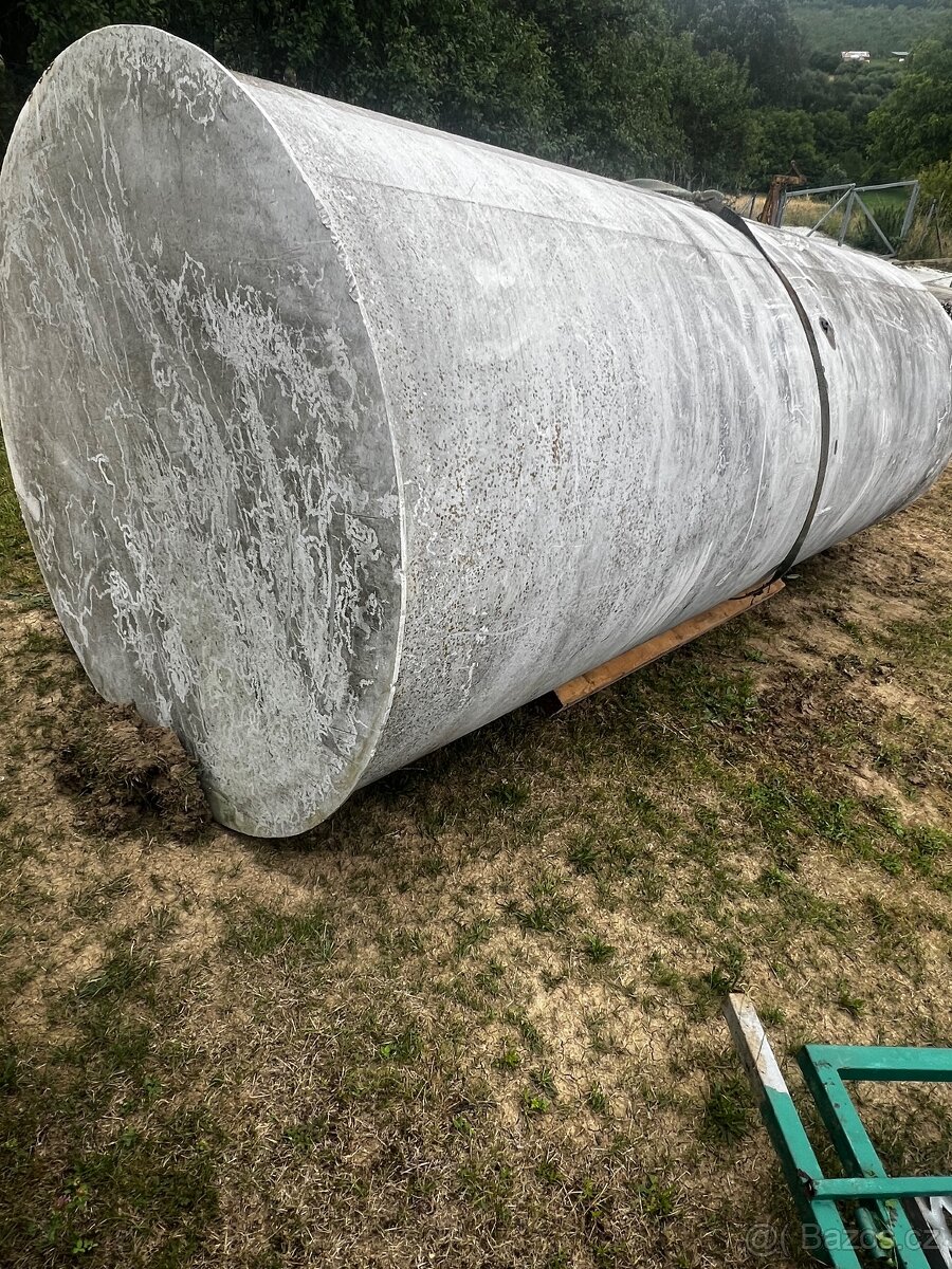 Nádrž na vodu dvouplášťová - 2