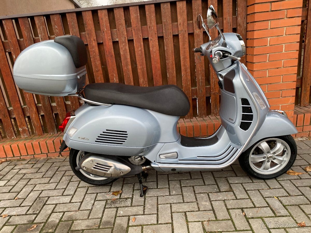 Vespa GTS 300 Hpe (2021) - 2