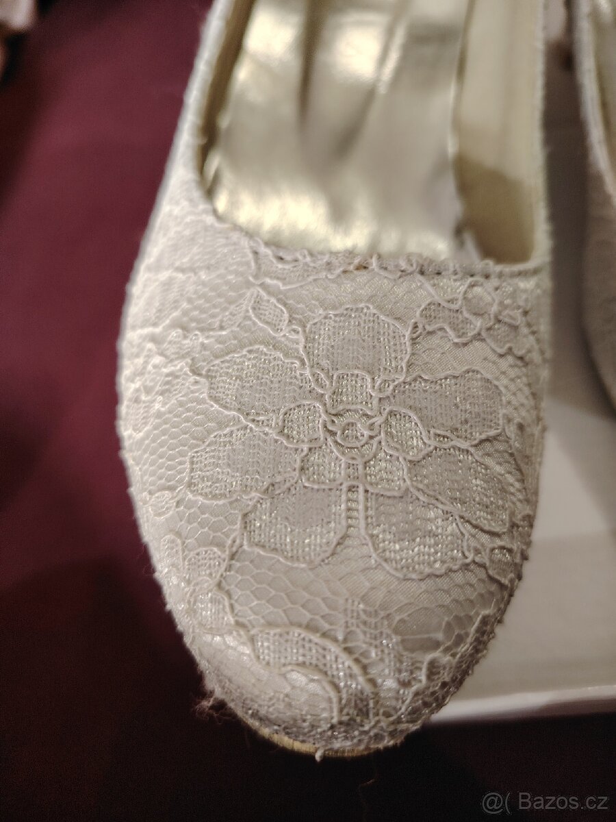 Bílé svatební/plesové lodičky vel.40 - 2