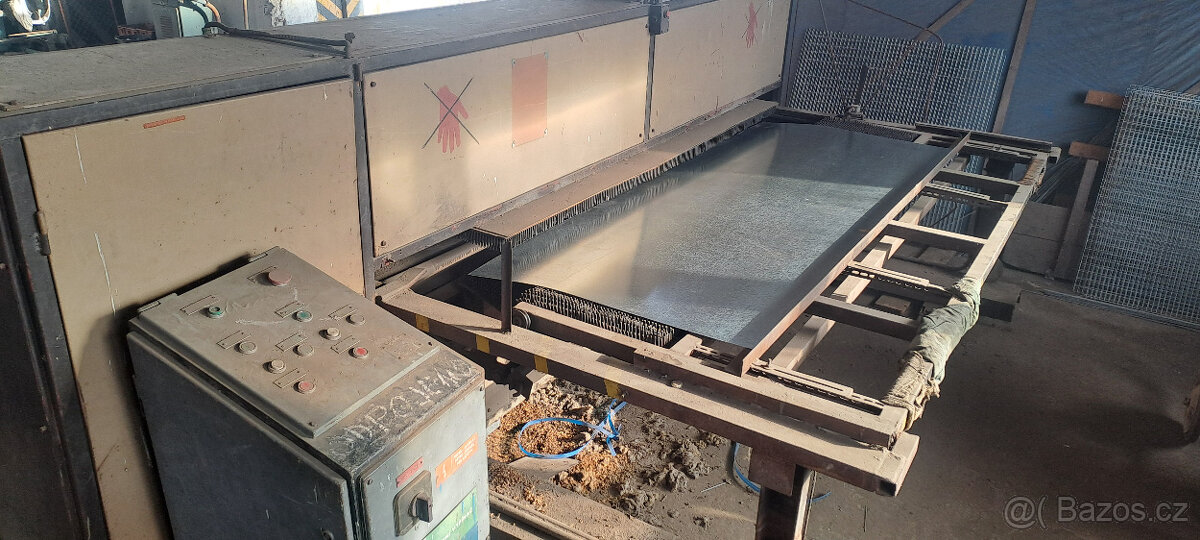 Tvářecí stroj na výrobu vlnité krytiny - 2