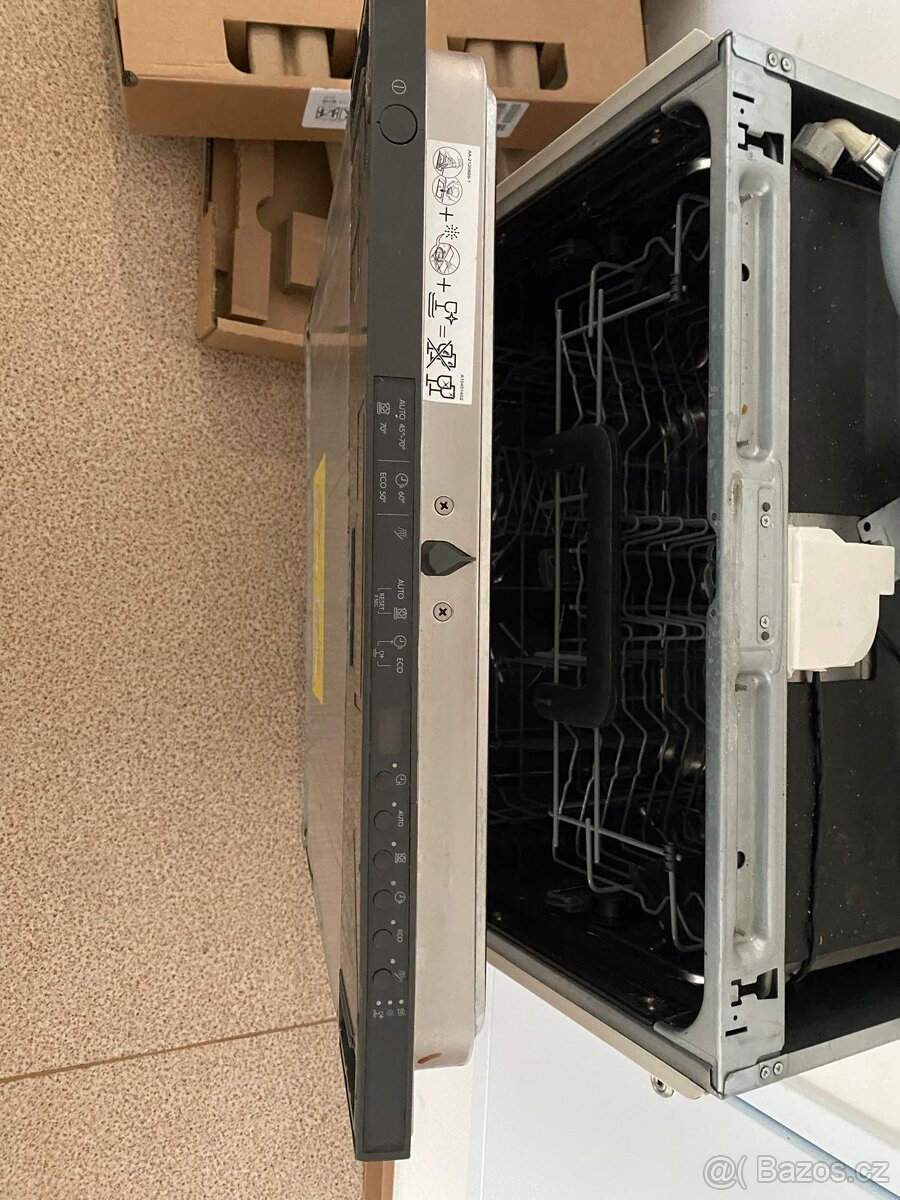 Myčka z IKEA SKINANDE - 2