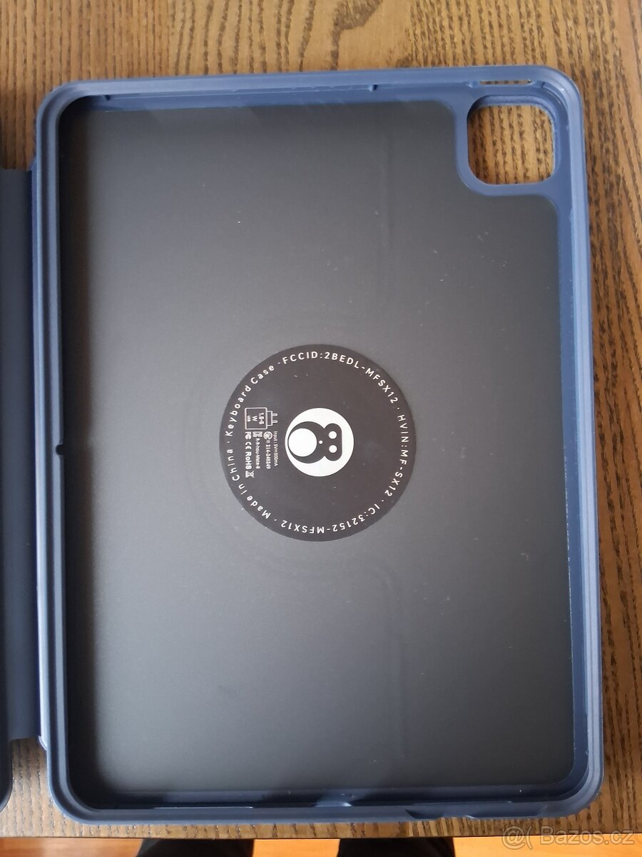 Obal na tablet s klavesnicí - 2