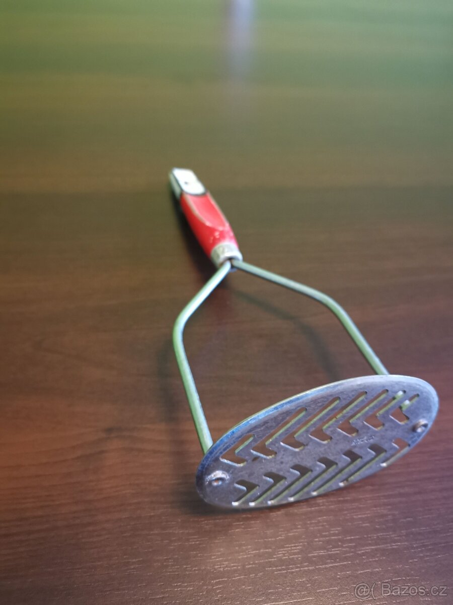 Retro mačkadlo na brambory - 2