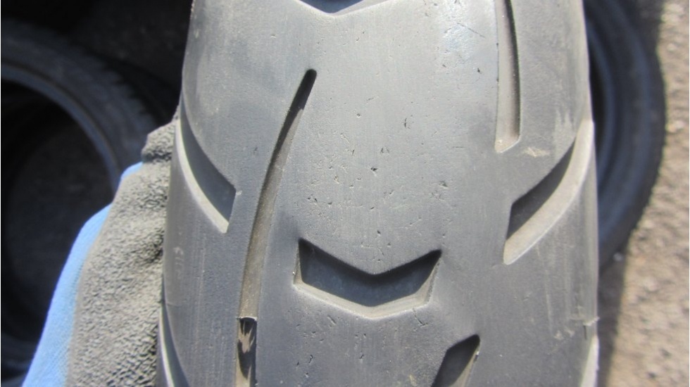 Metzeler 110/80/19, DOT2415 - 2