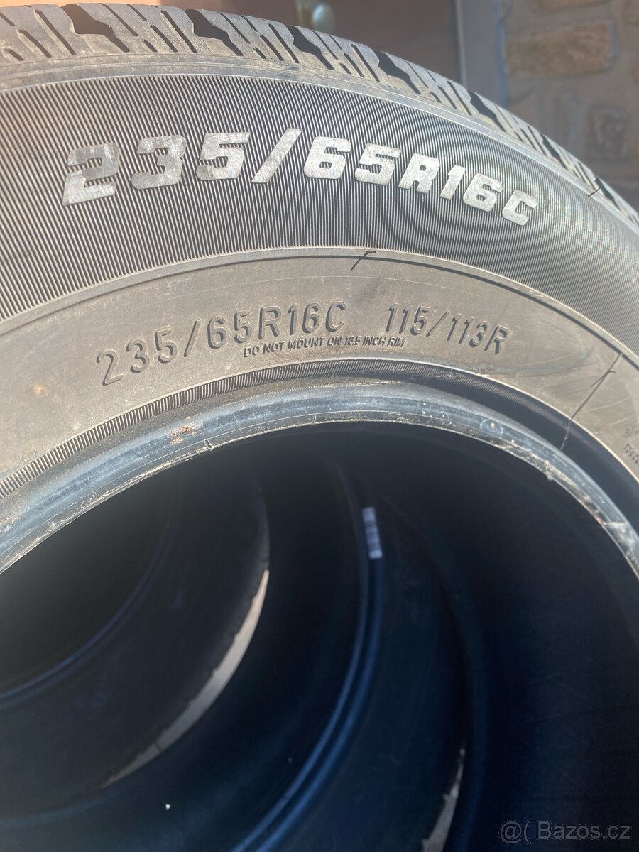 Zimní pneu goodyear 235/65R16C - 2
