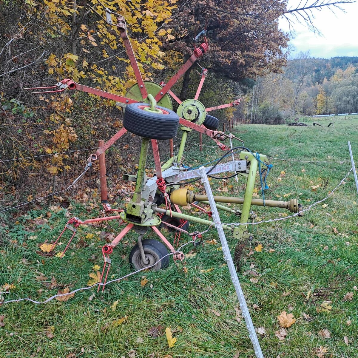 Podám obraceč Claas - 2