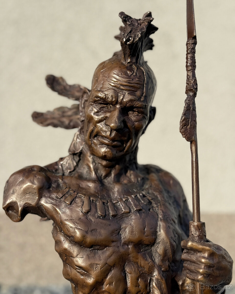 Velká bronzová socha Indiánský válečník luxusní dekorace - 2