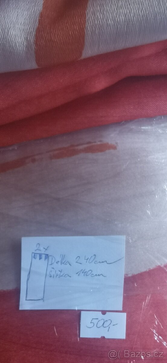 Zatemňovací závěsy. - 2