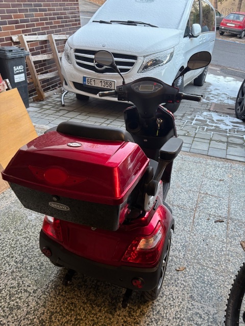 Invalidní elektrický vozík - 2