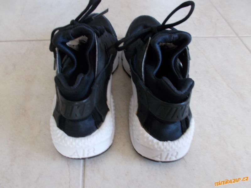 Botasky NIKE AIR HUARACHE - 2
