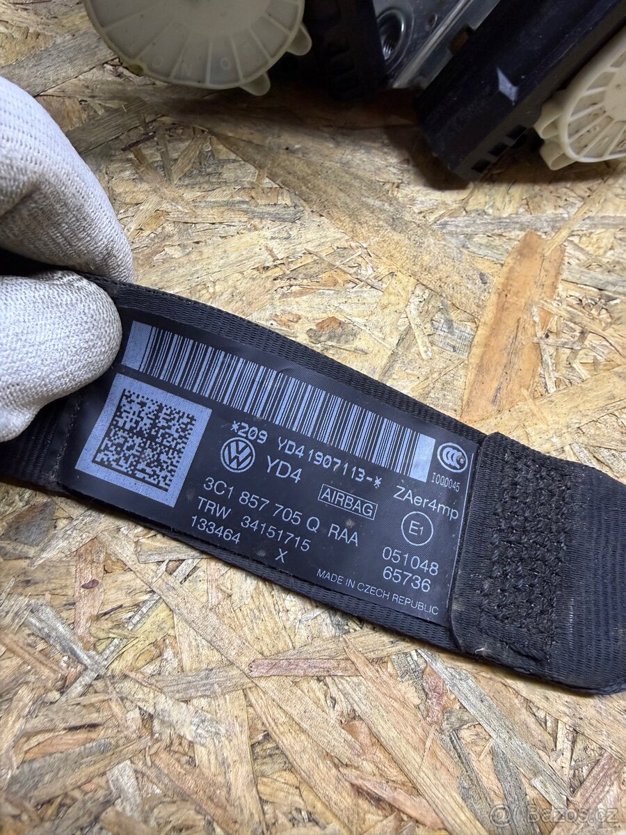 Přední pásy Vw Passat B7 - 2