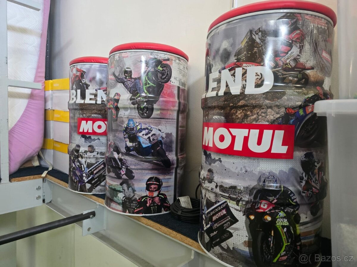 Prázdné sudy od oleje MOTUL včetně sedáku - 2