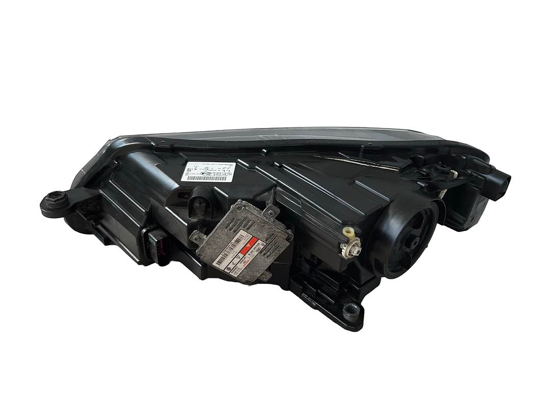 Pravý xenon 3V1941016A Škoda Superb 3 r.v. 2018 - 2