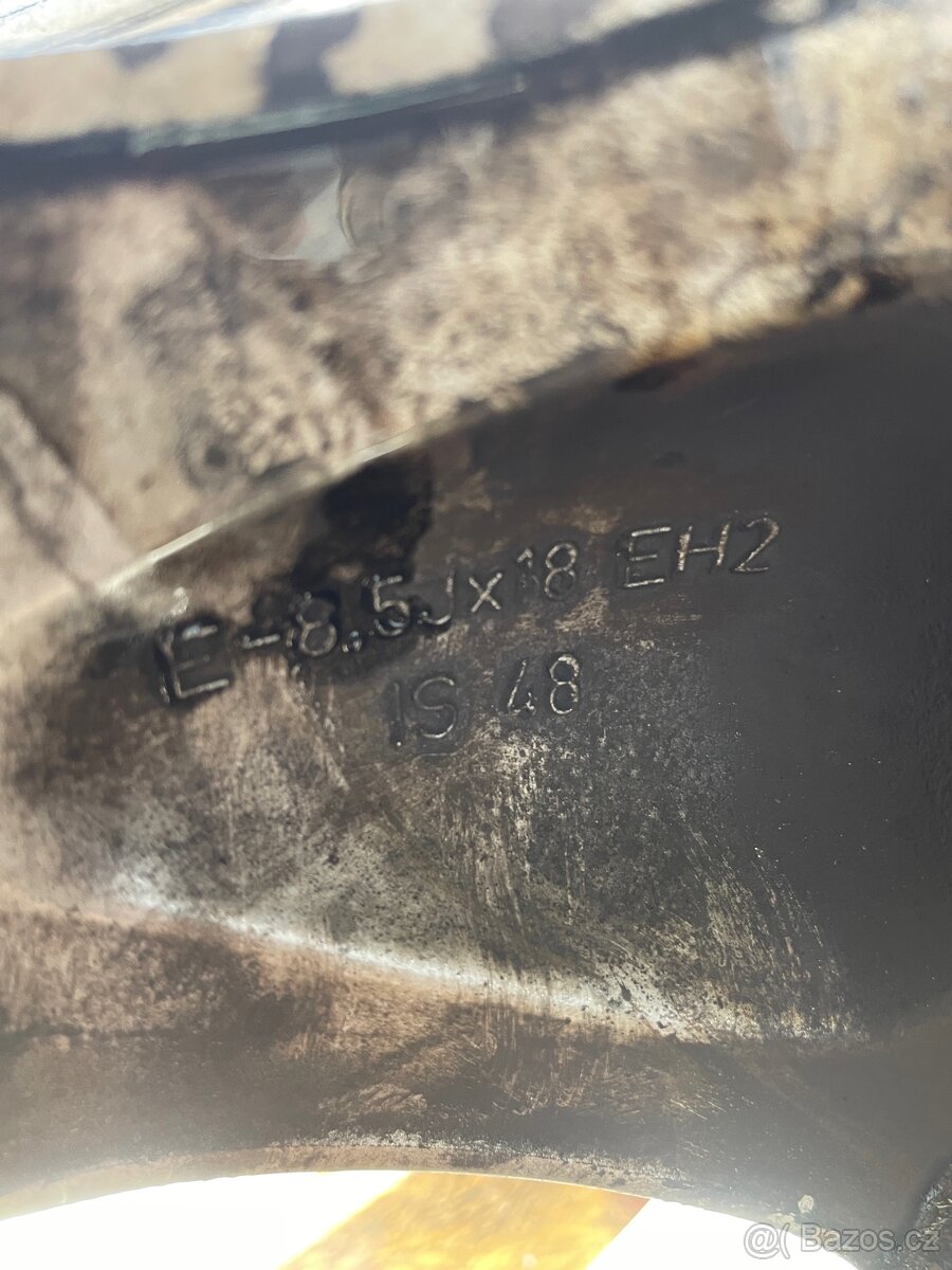 ALU KOLA BMW 18" 5X120 8.5J ET48 STŘED 72.6 MM, - 2