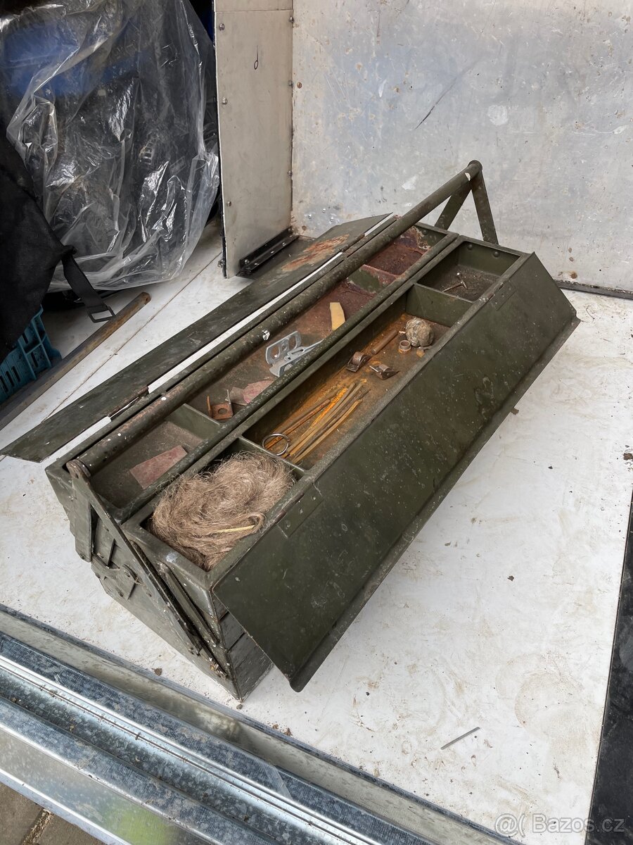 Vojenská bedna na nářadí - 2