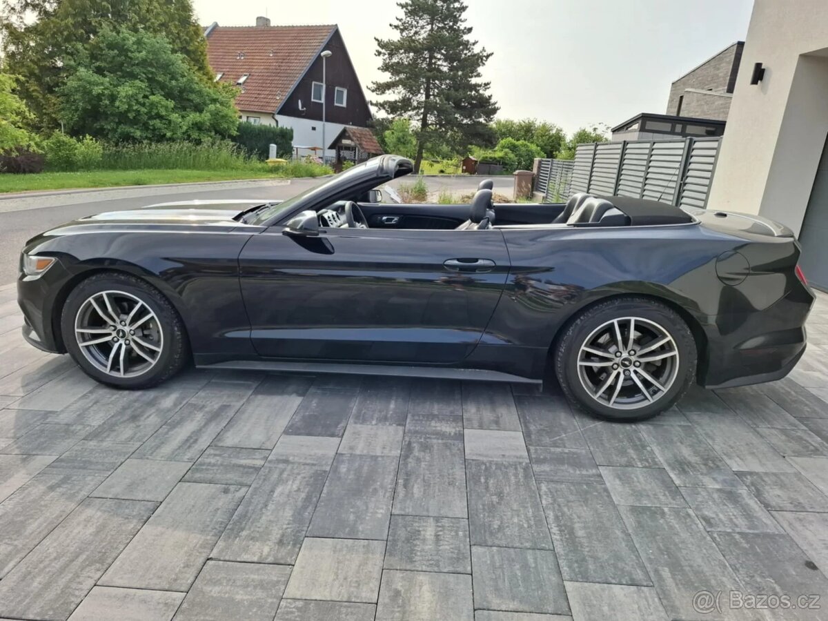 Pronájem Ford Mustang Cabrio 2.3 EcoBoost (223 kW) - 2