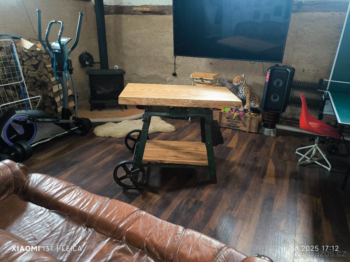 Masivní stůl - 2