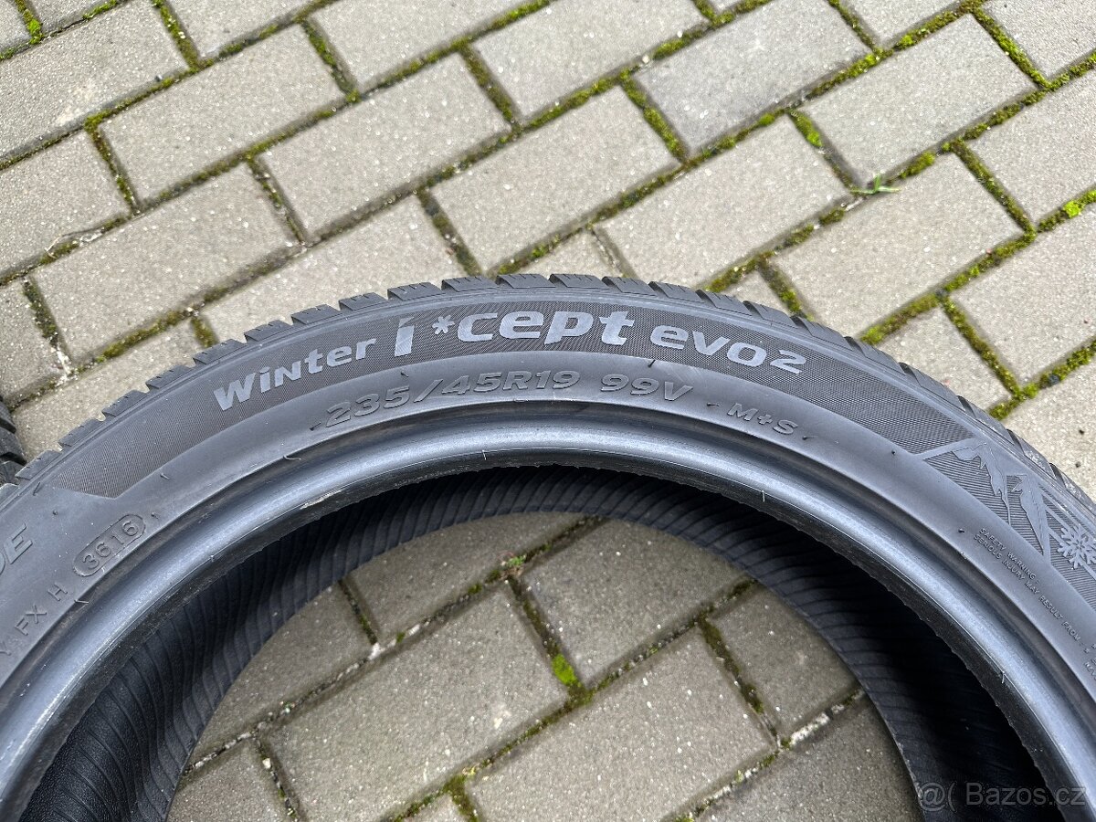 Prodám zimní pneumatiky HANKOOK 235/45 R19 - 2