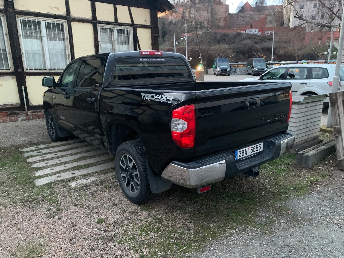 Toyota Tundra Sr5