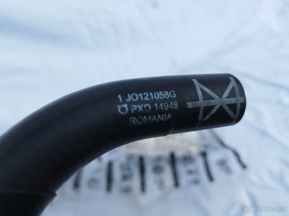 P: Vodní hadice termosatu Škoda Octavia I 1.6 75kw - 2