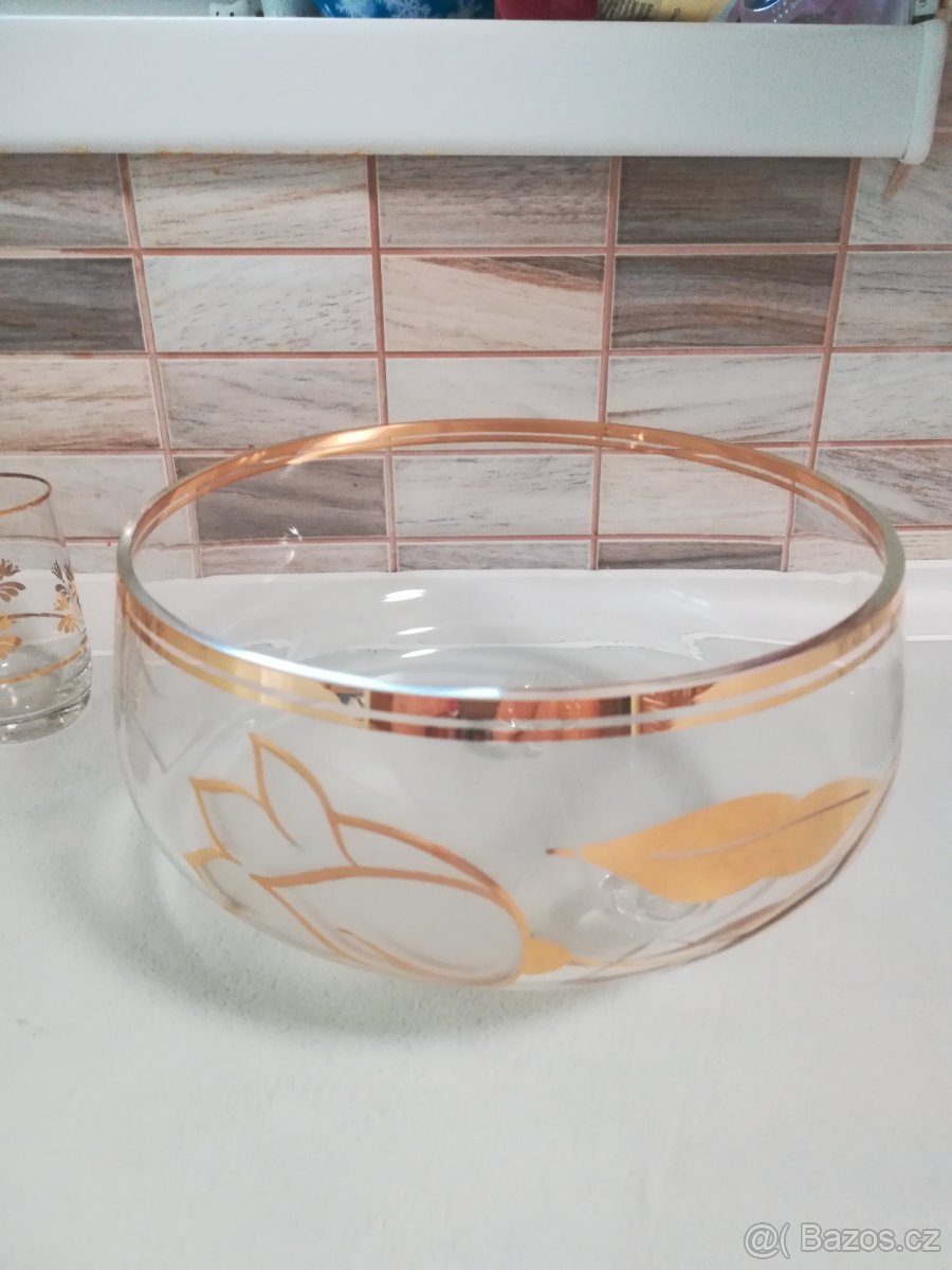 Různé sady keramiky a skla a broušené mísy - 2