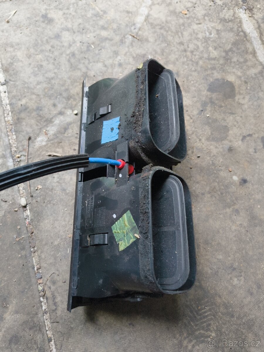 BMW X5 E53 výduch topení střední - 2