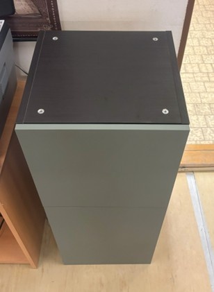 ŠEDÁ SKŘÍŇKA (BEZ POLIČEK) - 2