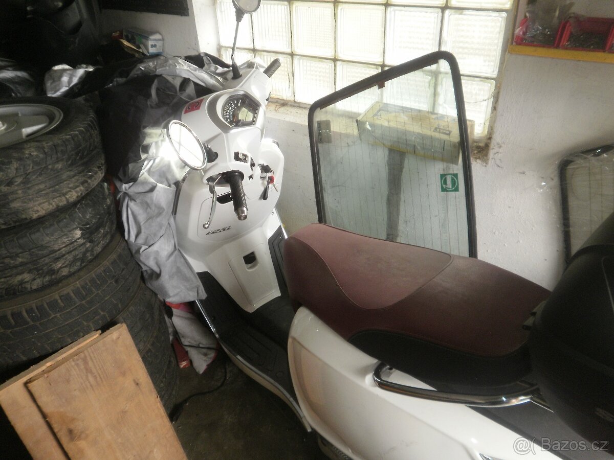 nejetý skutr Kymco like-II 125i- 8,5kw najeto 275km - 2