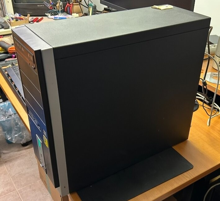 Historické Pentium 4@3.0GHz HT, 2GB RAM, 2x rychlé HDD - 2