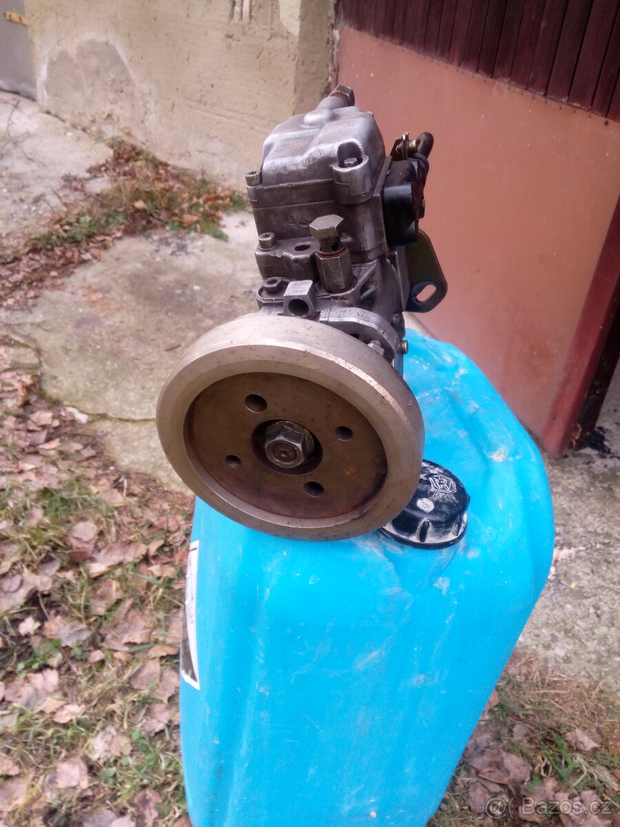 Vstřik. čerpadlo Transporter, Caravelle, Multivan T4 2.5 TDI - 2