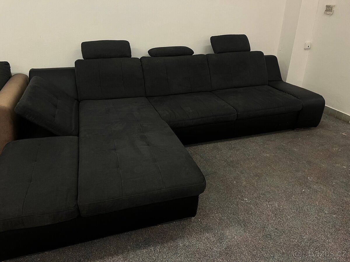 Černý gauč - 2