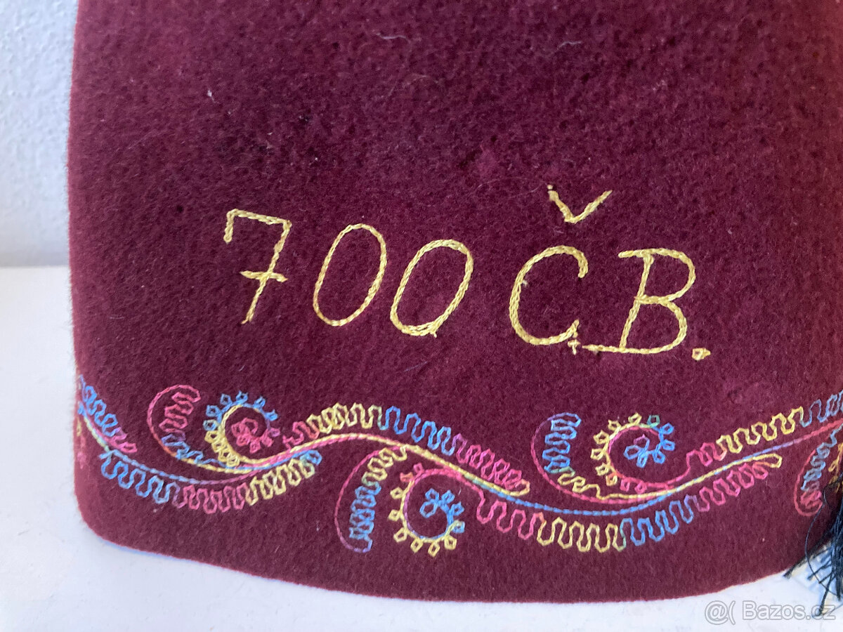 Fez, pokrývka hlavy, vyšívaný za 800 kč - 2