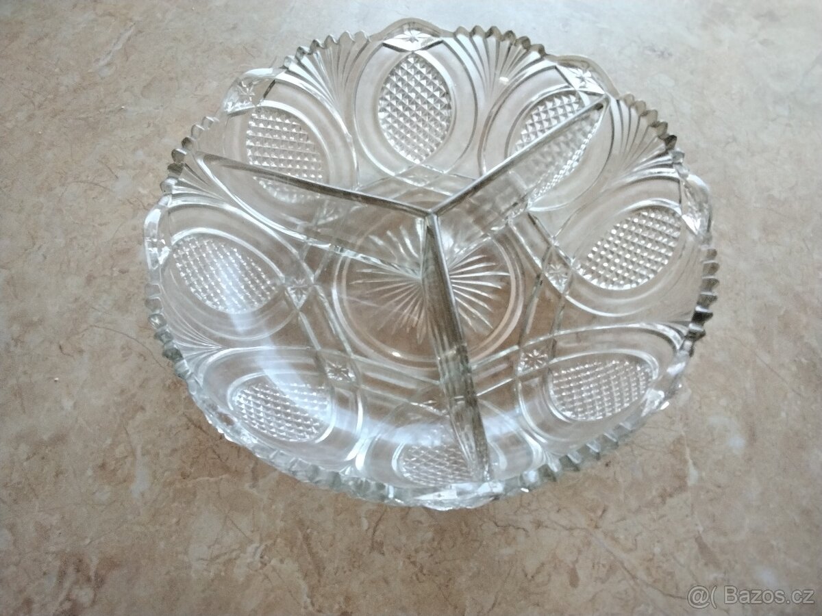 PRODÁM SKLENĚNOU DĚLENOU MÍSU - 2